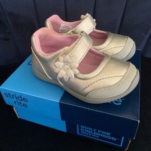 Stride Rite Girl’s shoes Size 5